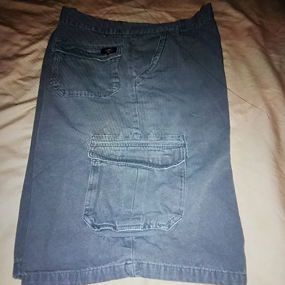 Shorts - Picture 2 of 3